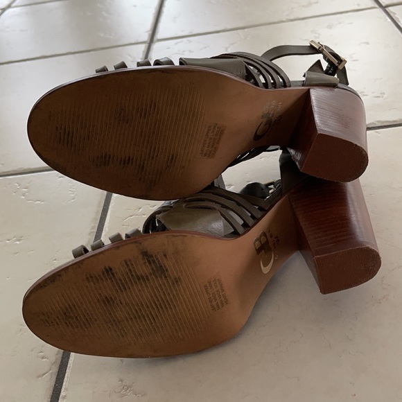 Gianni Bini Caged Heel Heart Braker Olive Green 8 - Picture 7 of 11